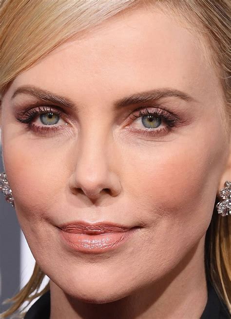 Golden Globes The Best Skin Hair And Makeup Moments As Seen On Instagram Charlize