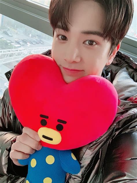 BTS's V Gave This Idol Fanboy A Gift, Now He Carries It Everywhere