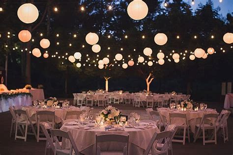 Wedding light could replace flower decor, origami or bunting on your big day. 10 creative ideas for wedding lighting in 2019 - BluEdge ...