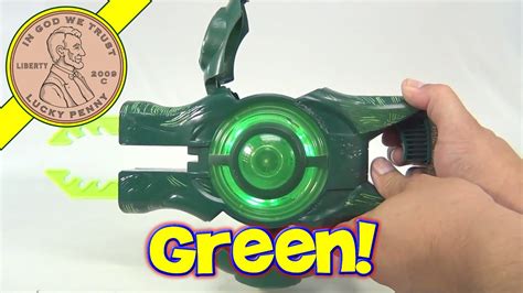 Green Lantern Launcher Blaster Light Up Disc Shooter Gun Mattel Toys