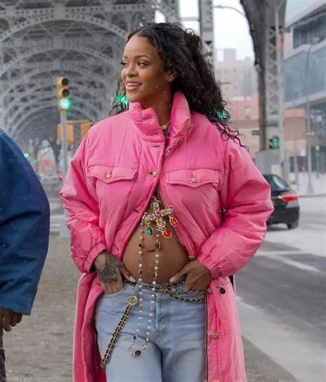 Rihannadan Hamilelik Pozu All Magazine