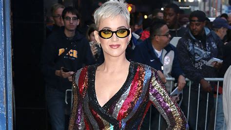 Cat Deeley Holly Willougby And Katy Perry Wear Rainbow Dresses Hello