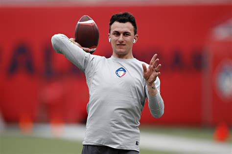johnny manziel self roasted his disastrous nfl career in a tweet about his short time in the