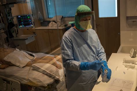 Coronavirus In Italia Medici Morti I Contagiati Sono Il Tempo