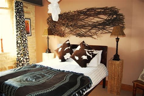 African Bedroom Themed Bed Wall Art Above Bed Twigs Bed Hotel Luxury
