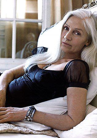 Ingmari Lamy At 72 Frauen Women Pinterest Graue Haare Grau Und Haar