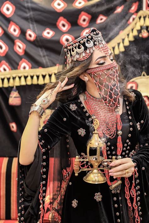 This Is Yemen On Twitter Yemeni Clothes Traditional Outfits Yemen Women