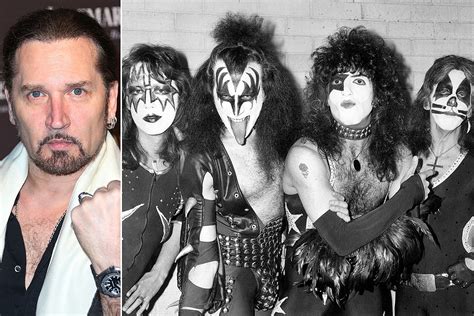 Eric Singer Recalls Seeing First Ever Kiss Press Coverage