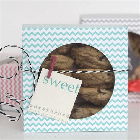 See more ideas about cookie gift boxes, cookie gifts, custom cookies. easy DIY folded paper cookie & treat gift box tutorial ...