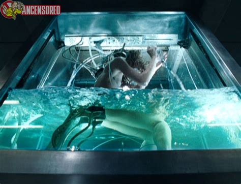 Naked Milla Jovovich In Resident Evil Apocalypse