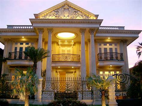 Kita memang acap kali dihadapkan dengan pilihan untuk membuat 1 lantai atau 2 lantai bahkan mungkin 3 lantai jika ada budgetnya. MODEL DESAIN RUMAH KLASIK DI ROMAWI | Model Rumah Modern