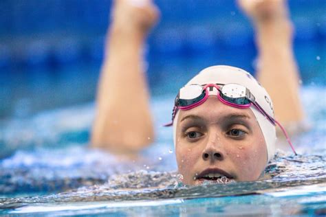 Claire Curzan On 30x100 With Stanford Women Adjusting To College