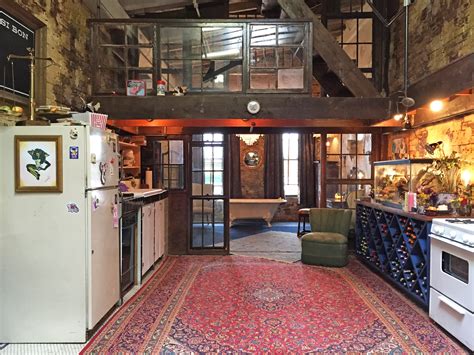 Master of none creators aziz ansari and alan yang, along with their writing team, use that wider scope to build on one of the most important elements it goes beyond the typical scope of master of none to give us glimpses into the lives of some ordinary new yorkers: Master of None Quirky, NYC Apartment Set Tour | Apartment ...