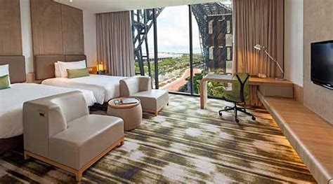 Rooms And Suites L Crowne Plaza Changi Airport Singapore