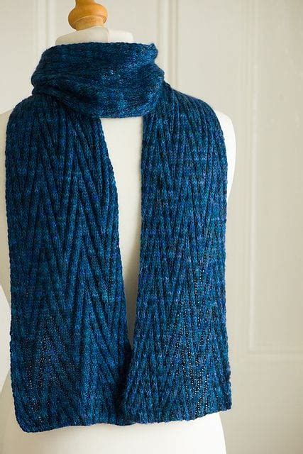 40 Knitted Scarves Ideas For Fashionable Girls