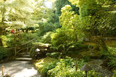 Japanese Gardens The Butchart Gardens Is A Group Of Floral Flickr