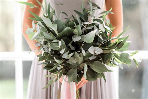 A Quick Guide To Foliage Only Wedding Bouquets And Arrangements Daisy