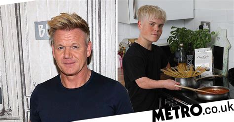Gordon Ramsay Offers Dwarf Banned From Cooking Course A Job Metro News