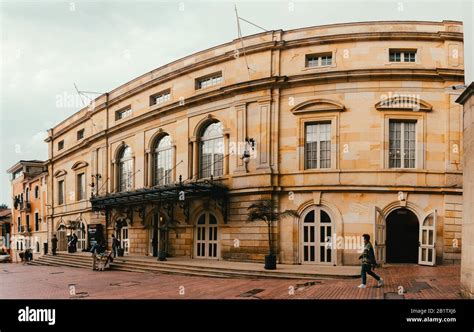 Fachada Del Teatro Colón La Candelaria El Centro Histórico De Bogotá