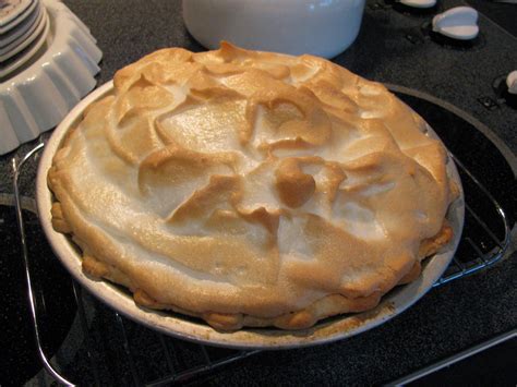 Tender pie crust is filled with luxuriously rich chocolate filling and fluffy and airy meringue. Rita's Recipes: Chocolate Meringue Pie