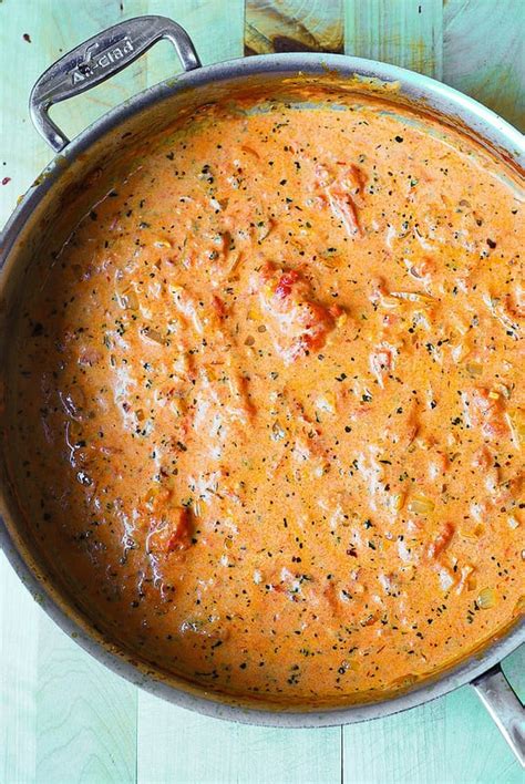 Shrimp pasta with white wine tomato cream sauce foodista. Spicy Shrimp Pasta in Garlic Tomato Cream Sauce - Julia's ...