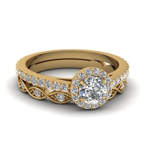 Round Cut Diamond Wedding Ring Sets In 14k Yellow Gold Fascinating