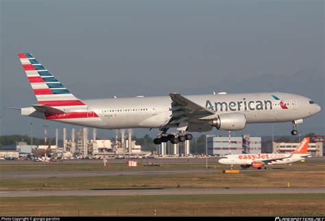 It is the world's largest twinjet. N754AN American Airlines Boeing 777-223(ER) Photo by ...