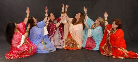 Saudi Arabian Folk Dance Khaleegy Saudi Arabian Women S Dance