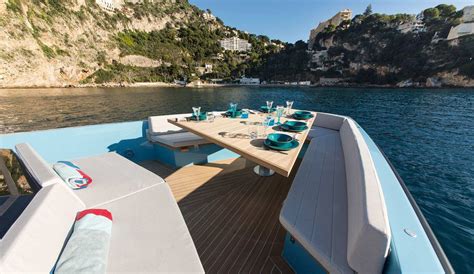 14 Small Luxury Yachts For A Stylish Getaway On The Sea Luxury Yachts