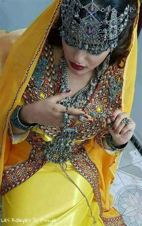 A Woman From Kbayel Wearing Algerian Traditional Mariage Dress Fashion East Fashion