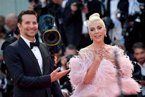 Bradley Cooper Watching Lady Gaga Perform At The 2015 Oscars Popsugar Entertainment