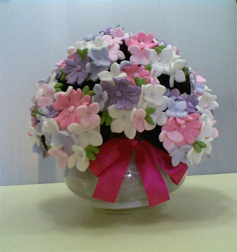 A bouquet of flowers has always been a precious surprise to anyone, especially the important ladies in our lives. Laily's Pâtisserie: Cupcakes Bouquet