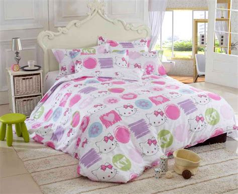 It includes all the gorgeous pillow cases you see on the picture and the cute square pillow too! Hello kitty pattern bedding set 4pcs bedding sheet Duvet ...