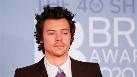 Photos Of Harry Styles Dressed As The Little Mermaid Have Resurfaced 103 5 Kiss Fm The