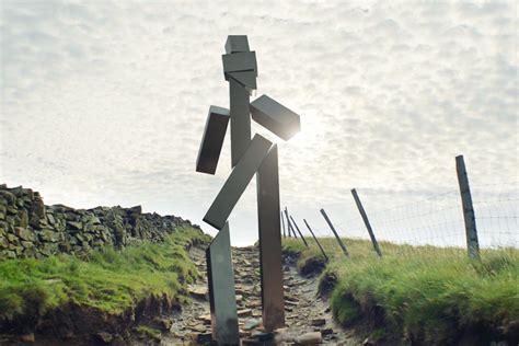 Channel 4 Creates A Lovable Giant Out Of Logo Blocks In New Idents
