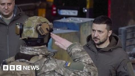 ukraine war volodymyr zelensky visits front line city of bakhmut