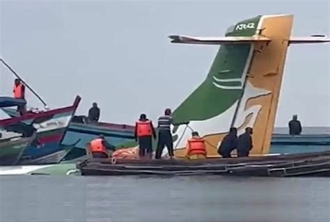 سقوط هواپیمای مسافربری در دریاچه ویکتوریا فیلم رادار اقتصاد