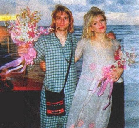 But i dont know many opera singers who could make a single nirvana during the intro to this halloween 10/31/1993 show in akron, oh kurt dressed as barney and pat dressed as slash did a noise jam titled barney. Rare Vintage Photos Of Kurt Cobain & Courtney Love On ...