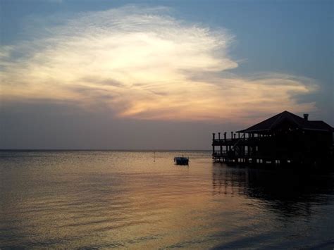 We did not find results for: CRYSTAL BEACH CABINS (Roatán, Honduras - Islas de la Bahía ...
