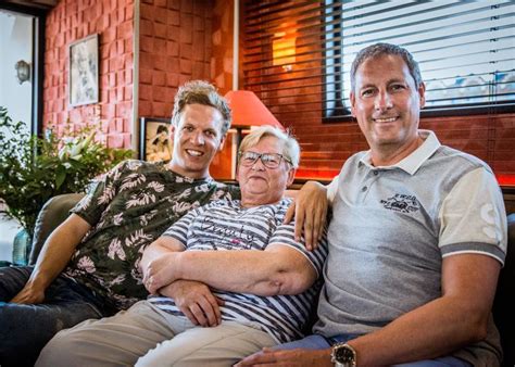 Moreover, we offer objective information, because this website is not part. Ex-cafébazin Visserswelzijn fleurt 'Gert Late Night' op ...