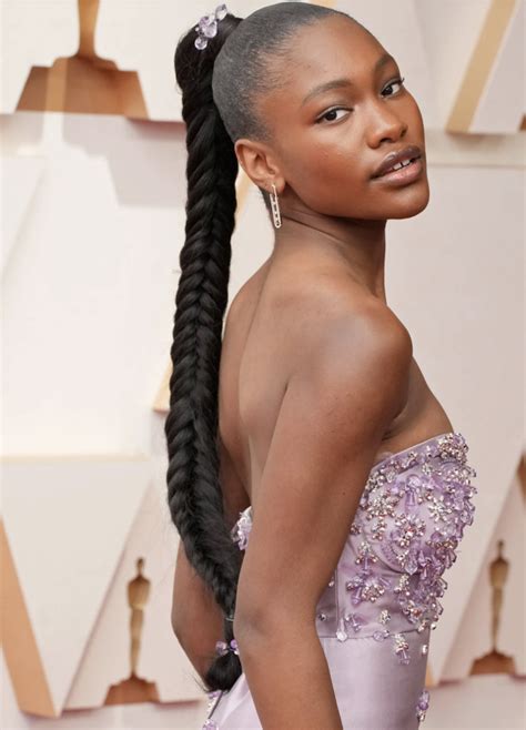 The Simplicity Of Makeup And Hair On The Red Carpet At The Oscars