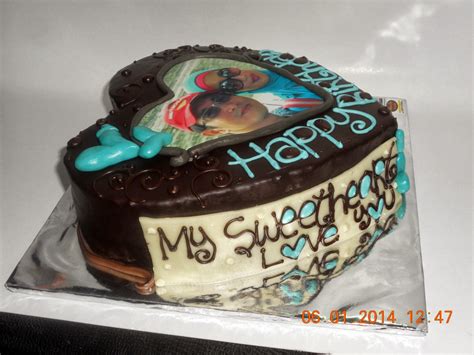 Ini adalah kue yang saya buat saat ulang tahun emak blogger kemarin. TOKO COKLAT | COKLAT | KUE | ULANG TAHUN | CAKE | CUPCAKE ...