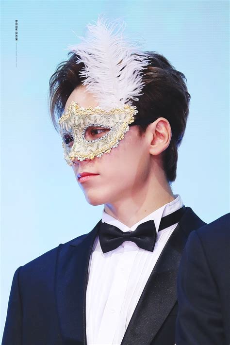 Headphone) doğum favori hayvanı köpekler. SEVENTEEN Vernon Was Quite The Masquerade Prince At 34th ...