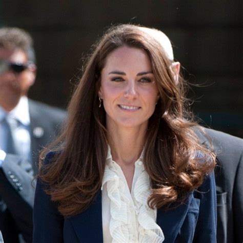 Kate middleton dons a smart grey blazer for her first engagement of 2021 as she joins prince william to speak to frontline workers about bereavement support. Top 15 Kate Middleton Without Makeup | Styles At Life