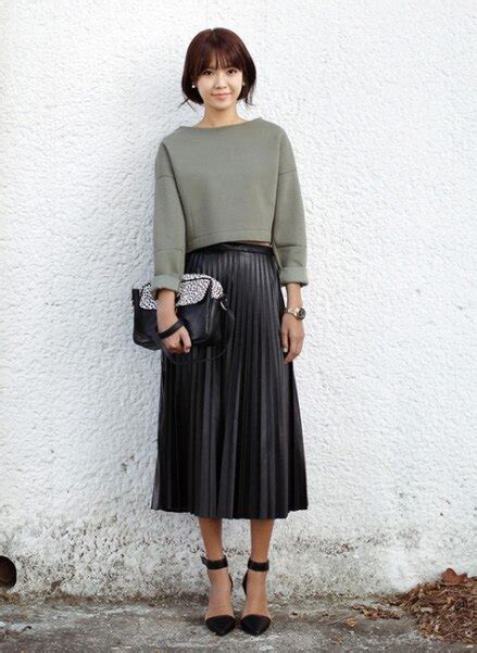 2017 Autumn Vintage Women Fashion Korean Sexy Pleated Skirt Rivet High