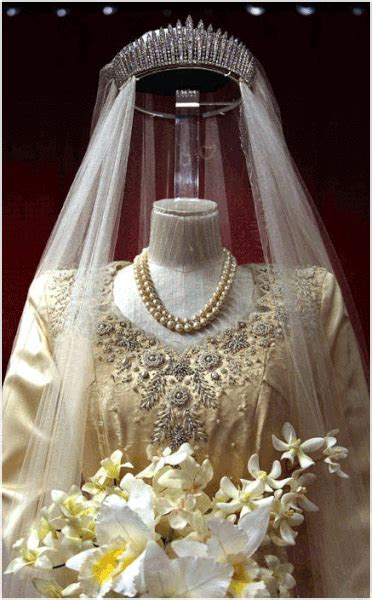 Browse 3,333 queen elizabeth ii wedding stock photos and images available, or start a new search to explore more stock photos and images. Queen Elizabeth II Wedding Tiara Replica - CrownMasters