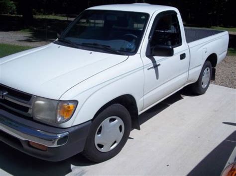 Buy Used 1998 Toyota Tacoma Dlx Standard Cab Pickup 2 Door 24l In