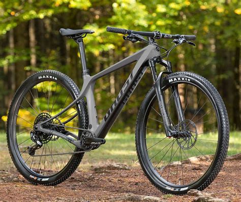 Kolo GHOST LECTOR SF LC ESSENTIAL - Rock / Jet Black - CykloNěmčík.cz