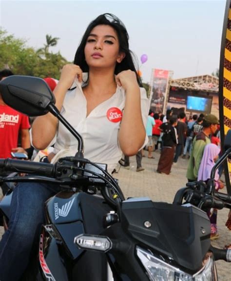 14 Gallery Foto Siva Aprilia Di Honda Speed Road Show 2015