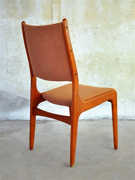 Our chairs are suitable for both homes and the commercial market including offices, restaurants. SELECT MODERN: Set of 6 Danish Modern Teak Dining Chairs